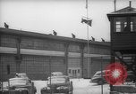 Standbild Arbeitnehmer Pontiac Michigan USA, 1942, aus Sekunde 59 historischem Filmmaterial Videoclip 65675052413