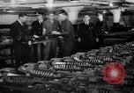 Immagine di Gli ufficiali navali Pontiac Michigan USA, 1942, secondo 6 filmato di repertorio 65675052414