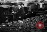 Immagine di Gli ufficiali navali Pontiac Michigan USA, 1942, secondo 18 filmato di repertorio 65675052414