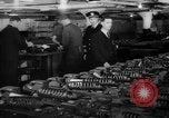 Immagine di Gli ufficiali navali Pontiac Michigan USA, 1942, secondo 20 filmato di repertorio 65675052414