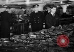 Immagine di Gli ufficiali navali Pontiac Michigan USA, 1942, secondo 21 filmato di repertorio 65675052414