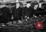 Immagine di Gli ufficiali navali Pontiac Michigan USA, 1942, secondo 24 filmato di repertorio 65675052414