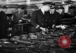 Immagine di Gli ufficiali navali Pontiac Michigan USA, 1942, secondo 27 filmato di repertorio 65675052414