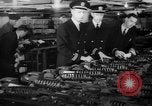 Immagine di Gli ufficiali navali Pontiac Michigan USA, 1942, secondo 29 filmato di repertorio 65675052414