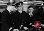 Immagine di Gli ufficiali navali Pontiac Michigan USA, 1942, secondo 38 filmato di repertorio 65675052414