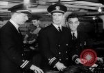 Immagine di Gli ufficiali navali Pontiac Michigan USA, 1942, secondo 39 filmato di repertorio 65675052414