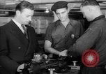 Immagine di Gli ufficiali navali Pontiac Michigan USA, 1942, secondo 47 filmato di repertorio 65675052414
