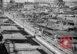 Standbild Liberty Schiffsbau Zweiter Weltkrieg Richmond California USA, 1942, aus Sekunde 14 historischem Filmmaterial Videoclip 65675052418