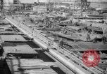 Standbild Liberty Schiffsbau Zweiter Weltkrieg Richmond California USA, 1942, aus Sekunde 17 historischem Filmmaterial Videoclip 65675052418