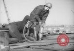 Standbild Liberty Schiffsbau Zweiter Weltkrieg Richmond California USA, 1942, aus Sekunde 26 historischem Filmmaterial Videoclip 65675052418