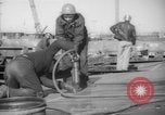 Standbild Liberty Schiffsbau Zweiter Weltkrieg Richmond California USA, 1942, aus Sekunde 33 historischem Filmmaterial Videoclip 65675052418