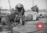 Standbild Liberty Schiffsbau Zweiter Weltkrieg Richmond California USA, 1942, aus Sekunde 34 historischem Filmmaterial Videoclip 65675052418