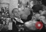 Immagine di 21 Club New York City USA, 1934, secondo 48 filmato di repertorio 65675052423