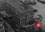 Immagine di Studenti Cinesi Shanghai in Cina, 1946, secondo 8 filmato di repertorio 65675052438