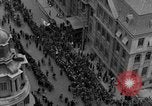 Immagine di Studenti Cinesi Shanghai in Cina, 1946, secondo 15 filmato di repertorio 65675052438