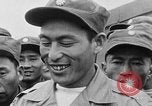 Immagine di I prigionieri cinesi Taipei Taiwan, 1954, secondo 40 filmato di repertorio 65675052451