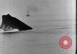Standbild Untergang ein herrenloses Schiff United States USA, 1905, aus Sekunde 42 historischem Filmmaterial Videoclip 65675052476
