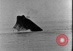 Standbild Untergang ein herrenloses Schiff United States USA, 1905, aus Sekunde 44 historischem Filmmaterial Videoclip 65675052476