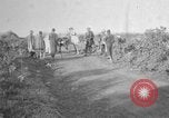 Immagine di Popolazioni indigene Uganda, 1924, secondo 3 filmato di repertorio 65675052478