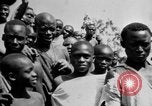 Immagine di Popolazioni indigene Uganda, 1924, secondo 20 filmato di repertorio 65675052478