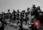 Immagine di Popolazioni indigene Uganda, 1924, secondo 25 filmato di repertorio 65675052478