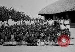 Standbild native Schulkinder Uganda, 1924, aus Sekunde 10 historischem Filmmaterial Videoclip 65675052480