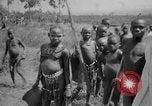 Standbild native people Uganda, 1924, aus Sekunde 5 historischem Filmmaterial Videoclip 65675052481