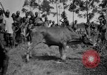 Standbild native people Uganda, 1924, aus Sekunde 14 historischem Filmmaterial Videoclip 65675052481