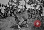 Standbild native people Uganda, 1924, aus Sekunde 16 historischem Filmmaterial Videoclip 65675052481