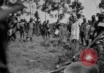 Standbild native people Uganda, 1924, aus Sekunde 26 historischem Filmmaterial Videoclip 65675052481