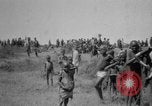 Standbild native people Uganda, 1924, aus Sekunde 44 historischem Filmmaterial Videoclip 65675052481