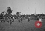 Immagine di Fascia di popolazione nativa in passerella Uganda, 1924, secondo 11 filmato di repertorio 65675052482