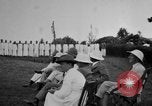 Immagine di Fascia di popolazione nativa in passerella Uganda, 1924, secondo 40 filmato di repertorio 65675052482