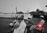 Immagine di Fascia di popolazione nativa in passerella Uganda, 1924, secondo 41 filmato di repertorio 65675052482