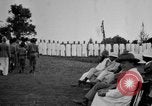 Immagine di Fascia di popolazione nativa in passerella Uganda, 1924, secondo 48 filmato di repertorio 65675052482