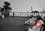 Immagine di Fascia di popolazione nativa in passerella Uganda, 1924, secondo 53 filmato di repertorio 65675052482