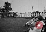Immagine di Fascia di popolazione nativa in passerella Uganda, 1924, secondo 56 filmato di repertorio 65675052482