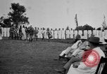 Immagine di Fascia di popolazione nativa in passerella Uganda, 1924, secondo 58 filmato di repertorio 65675052482