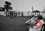 Immagine di Fascia di popolazione nativa in passerella Uganda, 1924, secondo 60 filmato di repertorio 65675052482