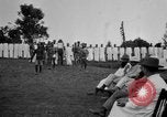Immagine di Fascia di popolazione nativa in passerella Uganda, 1924, secondo 61 filmato di repertorio 65675052482