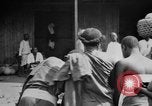 Immagine di Popolazioni indigene Uganda, 1924, secondo 37 filmato di repertorio 65675052483