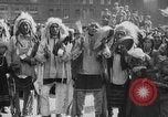Standbild Blackfoot Indianer besuchen Sie New York City Mayor Walker New York City USA, 1927, aus Sekunde 28 historischem Filmmaterial Videoclip 65675052488