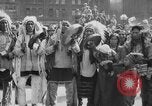 Standbild Blackfoot Indianer besuchen Sie New York City Mayor Walker New York City USA, 1927, aus Sekunde 30 historischem Filmmaterial Videoclip 65675052488