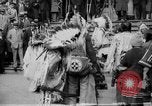 Standbild Blackfoot Indianer besuchen Sie New York City Mayor Walker New York City USA, 1927, aus Sekunde 48 historischem Filmmaterial Videoclip 65675052488