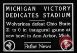 Immagine di La prima partita di calcio nel 1927 a New Michigan Stadium Ann Arbor Michigan USA, 1927, secondo 9 filmato di repertorio 65675052490