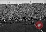 Immagine di La prima partita di calcio nel 1927 a New Michigan Stadium Ann Arbor Michigan USA, 1927, secondo 45 filmato di repertorio 65675052490