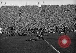 Immagine di La prima partita di calcio nel 1927 a New Michigan Stadium Ann Arbor Michigan USA, 1927, secondo 48 filmato di repertorio 65675052490