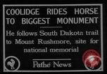 Immagine di Presidente Calvin Coolidge a Mount Rushmore Black Hills South Dakota USA, 1927, secondo 3 filmato di repertorio 65675052493
