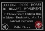 Immagine di Presidente Calvin Coolidge a Mount Rushmore Black Hills South Dakota USA, 1927, secondo 5 filmato di repertorio 65675052493