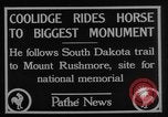 Immagine di Presidente Calvin Coolidge a Mount Rushmore Black Hills South Dakota USA, 1927, secondo 7 filmato di repertorio 65675052493